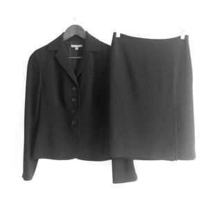 Classic black Ann Taylor suit jacket & skirt size0